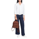 leder rucksack frauen modern klein cognac